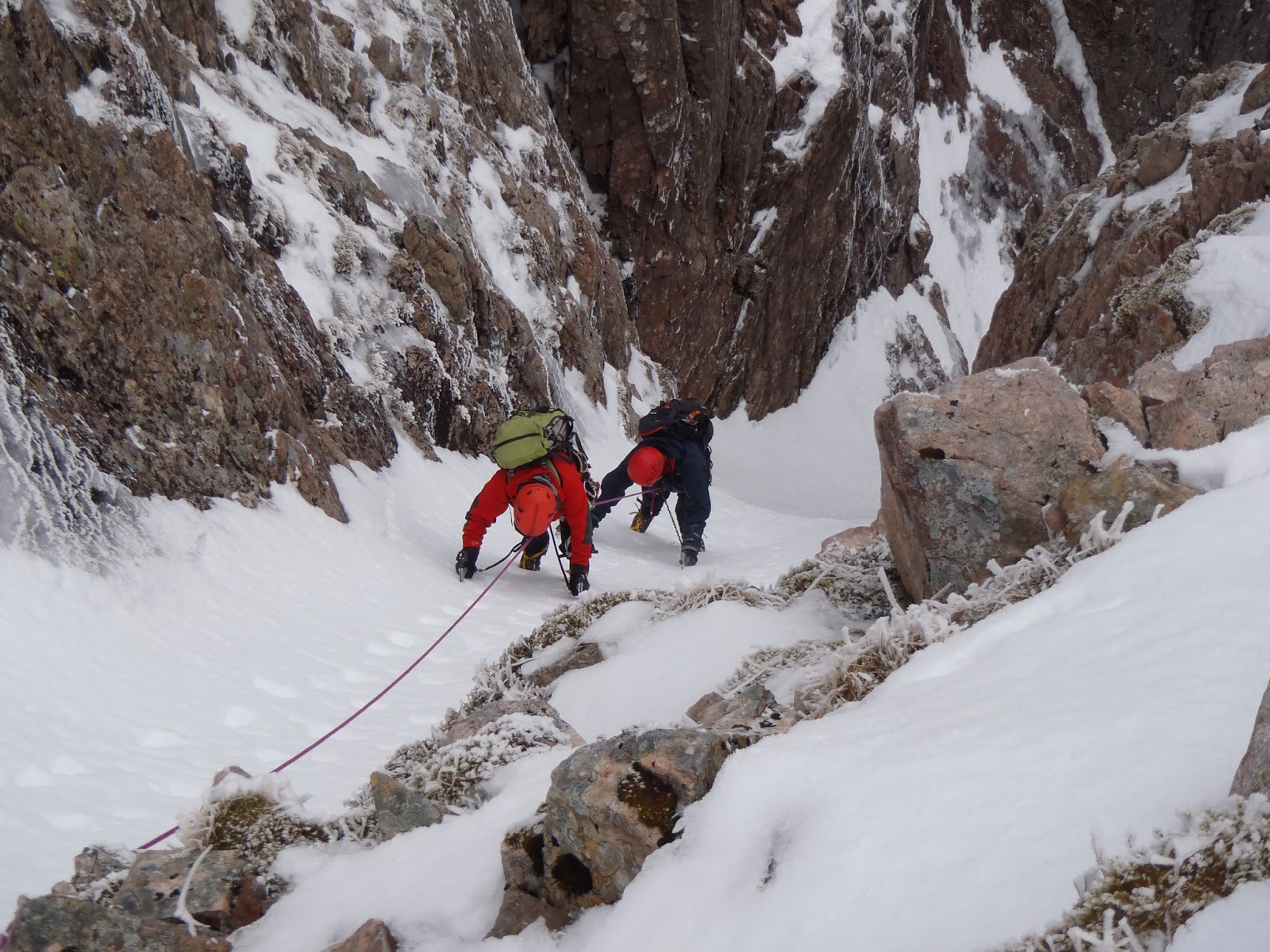 High Ridge Gully Hunter Mountaineering Courses and Guiding | Easy Gully – Curved Ridge