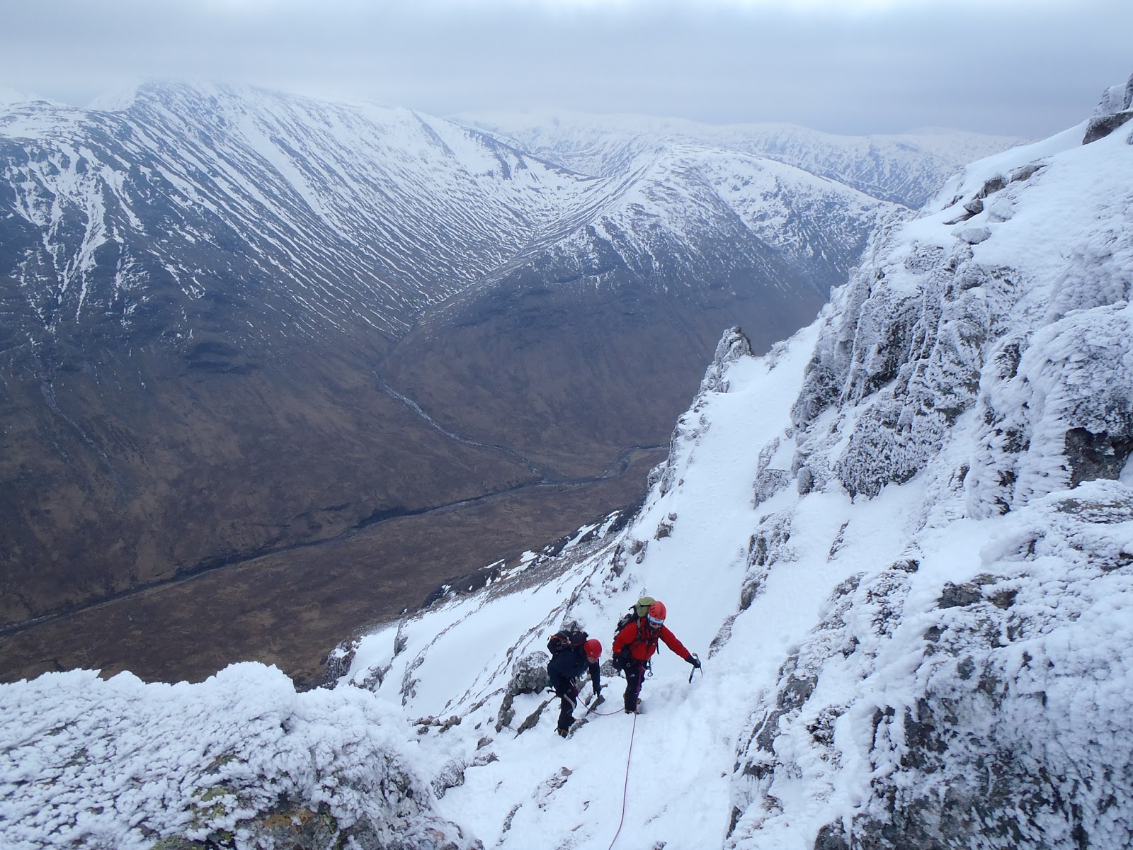 High Ridge Gully Hunter Mountaineering Courses and Guiding | Easy Gully – Curved Ridge
