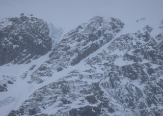 A team heading up to start on Castle Ridge (Mike P ?)