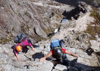 Only 1 other team on the ridge - way down